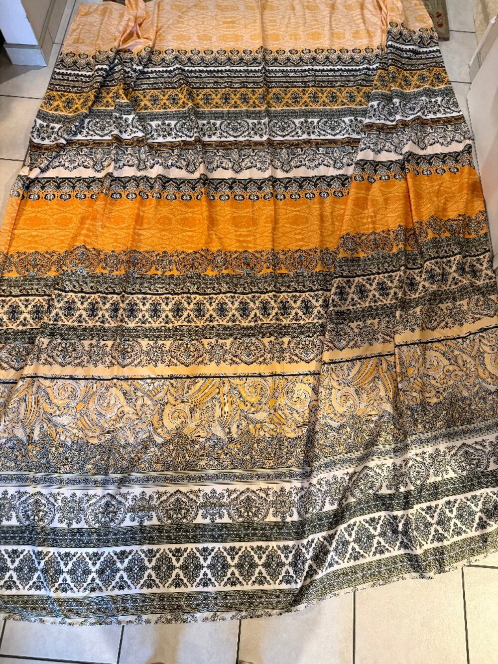 94" Tablecloth Paisley Yellow